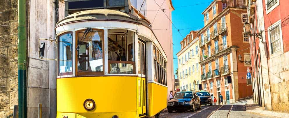 Tram Lisbonne risque voyage Portugal